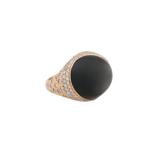 Null Bague avec cabochon d'onyx et brillants d'environ 1,9 ct au total, bonne co&hellip;