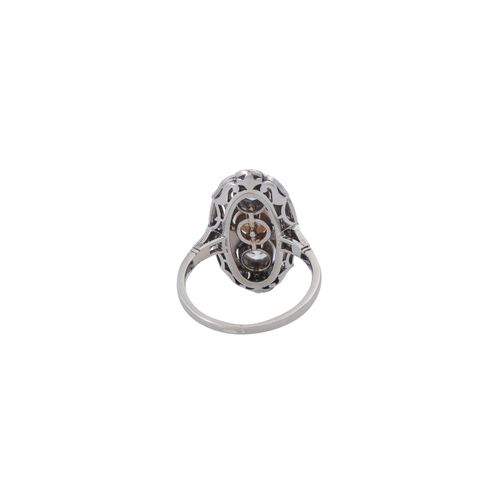 Null 装饰艺术戒指，珍珠和钻石共约0.85克拉，其中2个老切割钻石共约0.7克拉，约LGW-GW（I-K）/SI-P1和其他18个老切割共约。0.15克拉，&hellip;
