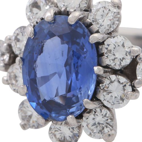 Null 戒指上的蓝宝石和钻石共约0.5克拉，约为LGW（I-J）/VS，蓝宝石约1.8克拉，KP：umger。约3800欧元（1988年），约14K，3.9克&hellip;