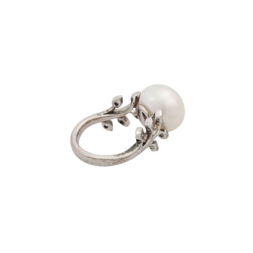 Null Anello SCHOEFFEL con perla coltivata e diamanti per un totale di circa 0,15&hellip;