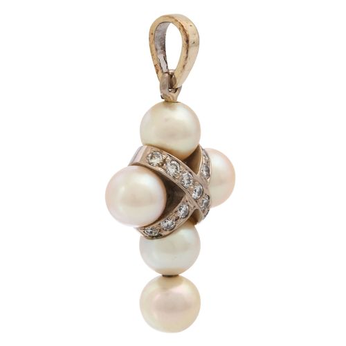 Null Pendentif "croix" avec perles et brillants d'env. 0,3 ct, couleur et pureté&hellip;