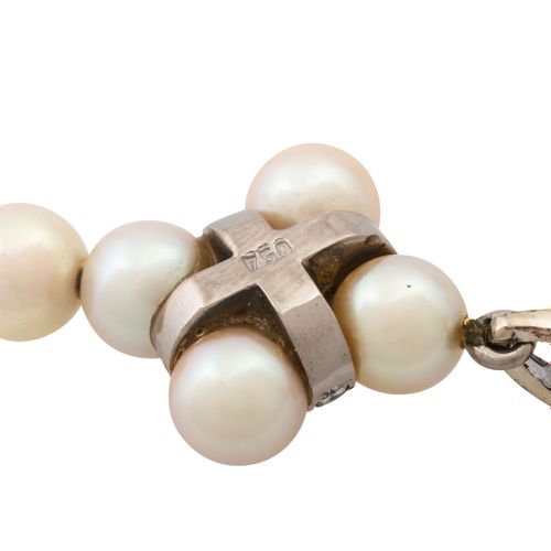 Null Pendentif "croix" avec perles et brillants d'env. 0,3 ct, couleur et pureté&hellip;
