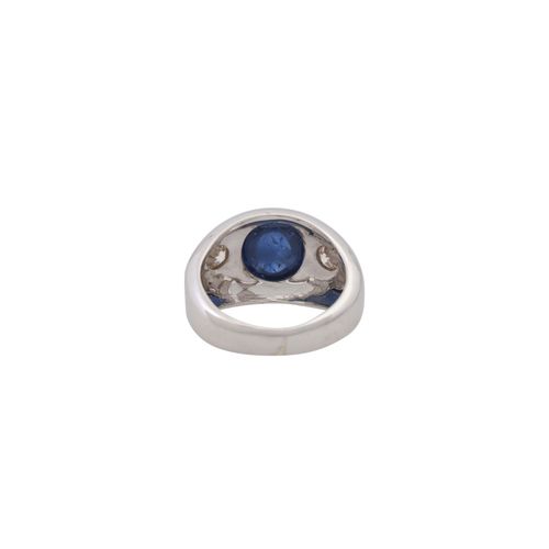 Null Ring with sapphire cabochon ca. 4 ct and 2 old-european-cut diamonds totall&hellip;