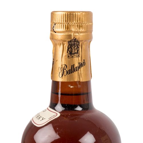 Null BALLANTINE'S混合 "非常古老 "的苏格兰威士忌，30年George Ballantine & Son。限量版蒸馏器，43% vol.，70&hellip;