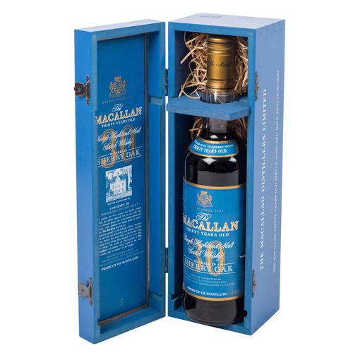 Null 麦卡伦单一麦芽苏格兰威士忌 "雪利橡树"，30年产区：斯佩塞德，麦卡伦酒厂，43%容量，700毫升，瓶颈处水平，原包装（蓝色木盒）。欧盟以外的运输限制&hellip;