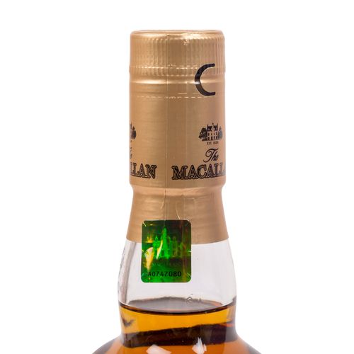Null 麦卡伦单一麦芽苏格兰威士忌'Fine Oak，18年产区：Speyside，麦卡伦酒厂，43%vol.，700毫升，瓶颈处水平，原包装。欧盟以外的运输&hellip;