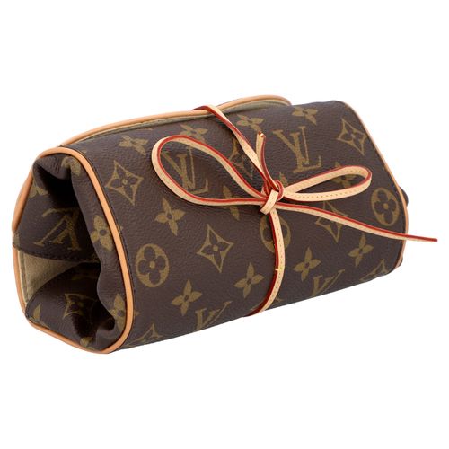 Null LOUIS VUITTON Étui à bijoux, coll. : 2015. Série en toile Monogram avec dét&hellip;