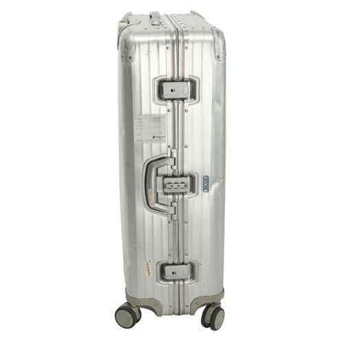 Null RIMOWA valise de voyage. Valise à coque dure de couleur argentée avec quatr&hellip;