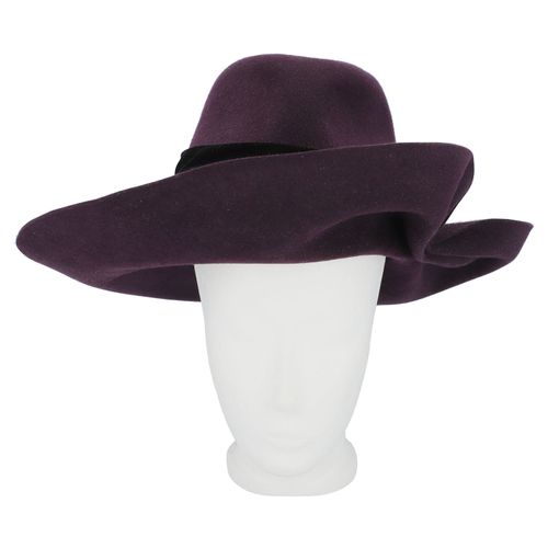 Null Chapeau LOUIS VUITTON, taille L. Chapeau en feutre aubergine avec bord déco&hellip;