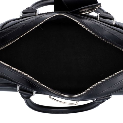 Null 路易威登手提包 "BOWLING MONTAIGNE GM"，2007年出品。黑色Epi皮革系列，带银色硬件。保龄球袋形状，双手柄，四周有拉链，皮瓣有&hellip;
