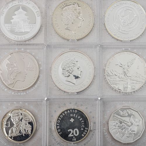 Null Piccolo investimento in argento con 12 monete, ca. 311 g, dalla collezione &hellip;