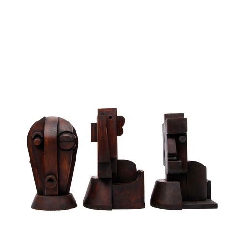 Null ATELIER BOULOGNE Siglo XX, 3 figuras cubistas, madera, teñida, representaci&hellip;