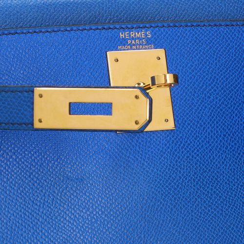 Null HERMÈS VINTAGE handbag "KELLY BAG 28". Coll. 1990. Epsom leather in blue wi&hellip;