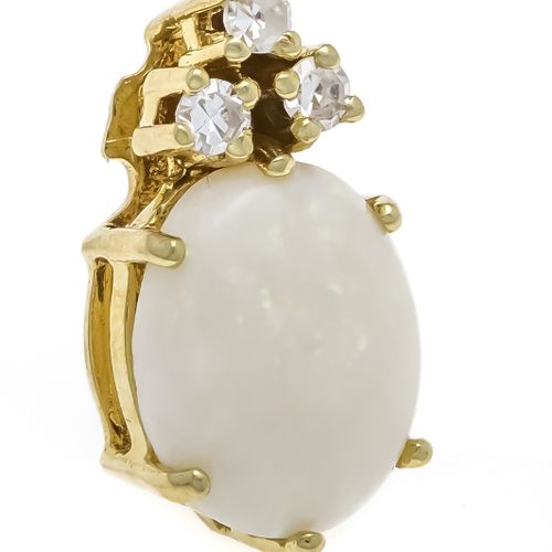 Null Opal-diamond pendant GG 585/000 with an oval milk opal cabochon 10 x 8 mm w&hellip;
