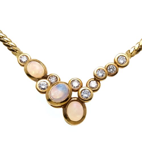 Null Opal-brilliant necklace GG 750/000 with 3 oval opal cabochons 5 x 4 mm and &hellip;