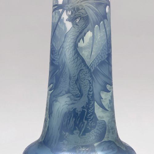 Null Art Nouveau vase, France, c. 1900, Cristallerie de Pantin, round stand, bul&hellip;