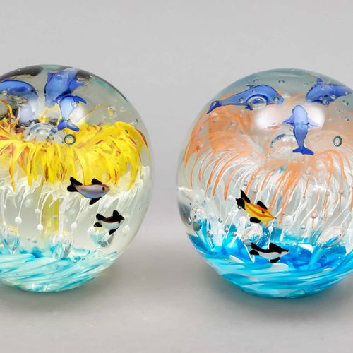 Null Two paperweights, 2nd half of the 20th century, spherical shape, each clear&hellip;