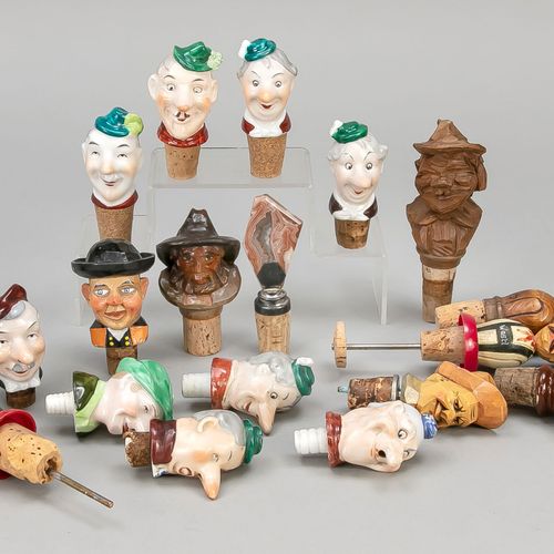 混合一批人物瓶塞（约18件），20世纪，陶瓷/瓷器多色釉和木质多色组，每个都有软木，高约9厘米