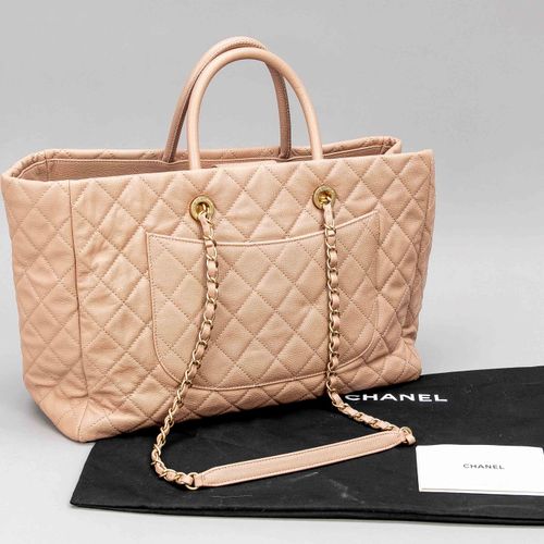 Null Chanel, Quilted Shopper, powder-coloured quilted caviar leather in brand-ty&hellip;
