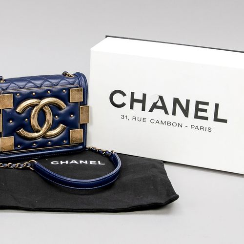 Null Chanel, Nieten- und Stepptasche aus blauem Lammleder Mini Boy Brick Flap Ba&hellip;