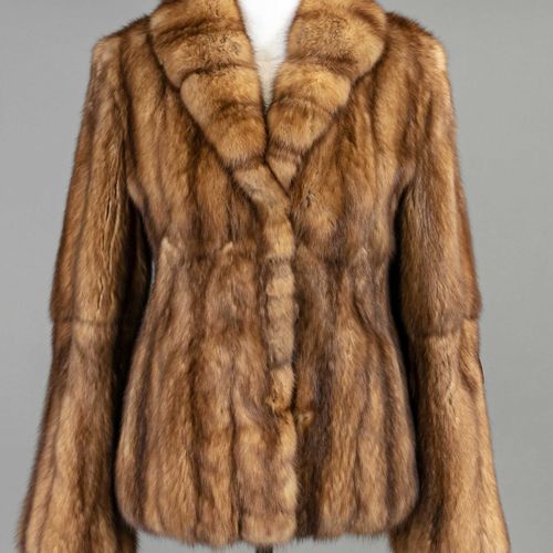 Null 女士毛皮夹克，在衬里的标签上标有''Fulian Pellicce, S. Martino di Lupari-PD, Vienna, Made in&hellip;