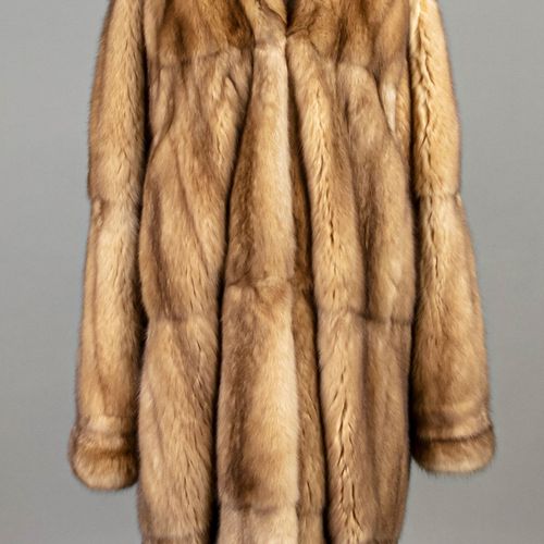 Null Ladies sable coat, without name or size, lining silk