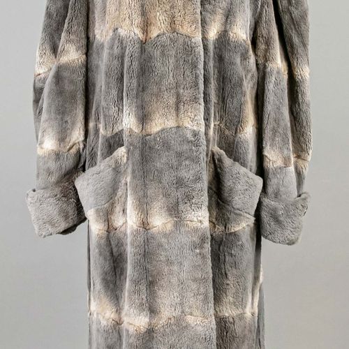 Null Abrigo de piel de mujer esquilado, gris, ligeramente moteado. Sin etiqueta &hellip;
