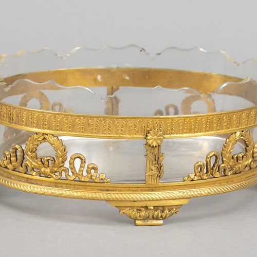 Coupe ovale Empire avec montage en métal doré, début 19e siècle, sur 4 pieds, co&hellip;