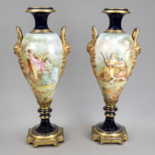 Paire de vases d'apparat de style Sèvres, France, 19e s., peinture polychrome av&hellip;