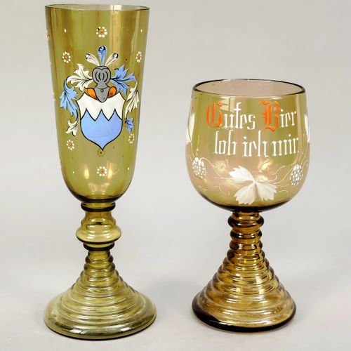 Deux verres à pied historicistes, vers 1880, chacun avec un pied rond et étagé, &hellip;