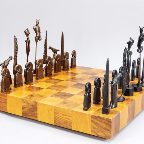 Paul Wunderlich (1927 2010), chess set, 32 piece chessmen set of patinated bronz&hellip;