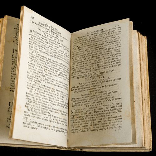 De grammatica institutione libri tres - Alvari Emmanuelis Volume in 24 °, bound &hellip;