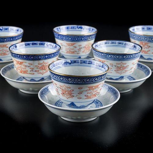 Six cups and six saucers in porcelain, Kangxi-style blue decorations on a white &hellip;