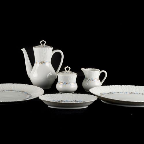 Three serving plates and coffee set in Limoges porcelain of which, a large oval &hellip;