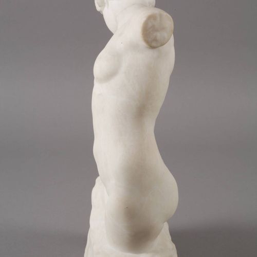 Null Ernst Seger, Nu féminin 1900, signé au revers E. Seger, marbre de carrare c&hellip;