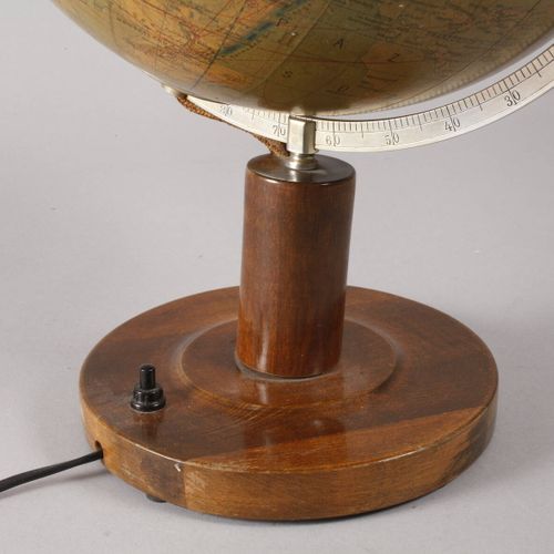 Null 
Table globe with lighting
1970s, marked Räths politischer Erdglobus, publi&hellip;