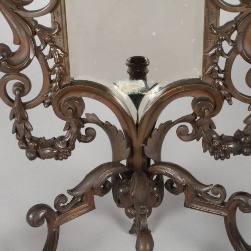 Null 
Paire d'appliques
Fin 19e s., bronze bruni, magnifiques appliques décorées&hellip;