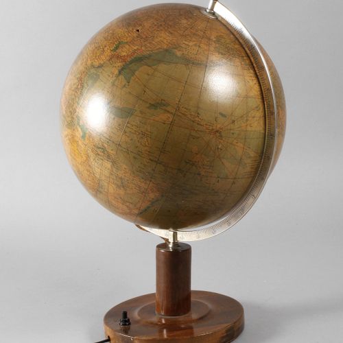 Null 
Globe de table avec éclairage
Années 1970, marque Räths politischer Erdglo&hellip;