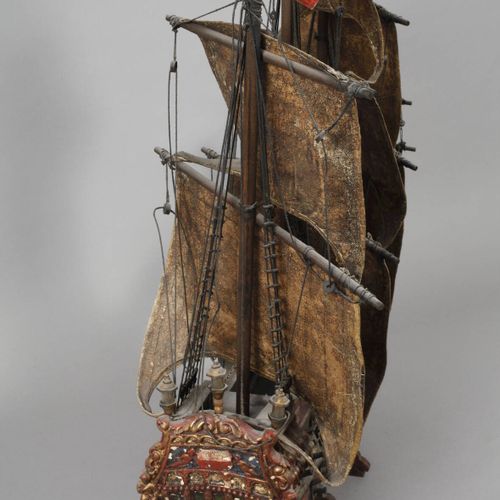 Null 
Maquette de bateau
20e siècle, bois sculpté, coloré, en partie stuqué et b&hellip;