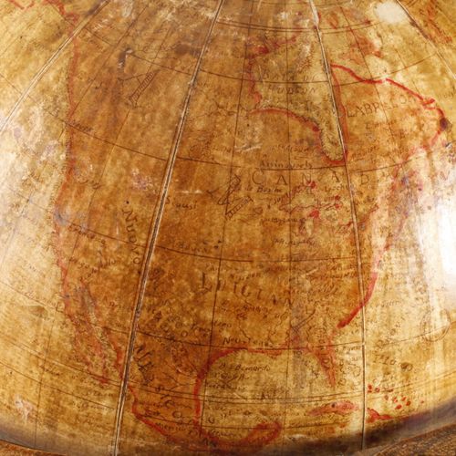 Null 
水平台球 
19世纪末，标有Globo terrestre in Roma的字样，翻转的，深色油漆的四脚桌架，木质化的，中央嵌入质量的地球，在多色石&hellip;