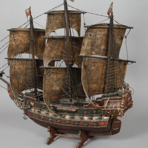 Null 
Maquette de bateau
20e siècle, bois sculpté, coloré, en partie stuqué et b&hellip;