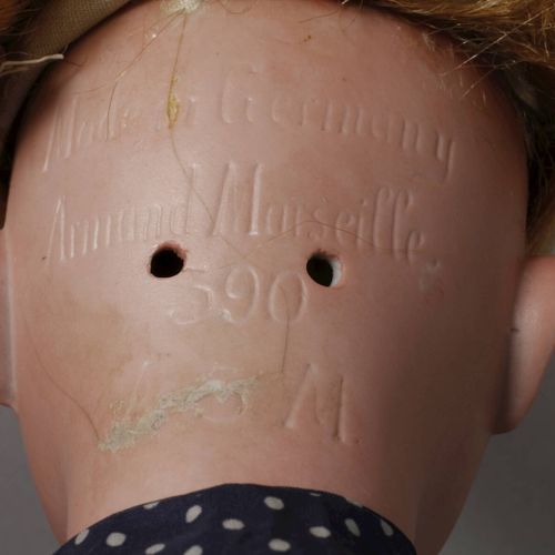 Null 
Poupée de tête en porcelaine Armand Marseille 
Fillette au visage d'enfant&hellip;