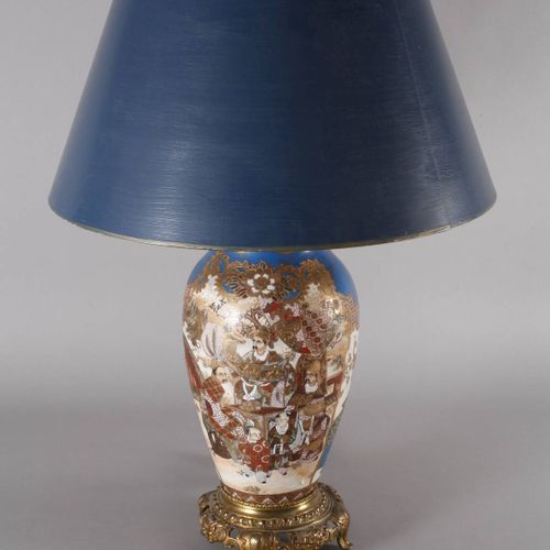 Null 
Grande lampe de table Satsuma
Début du 20e s., non marquante, terre claire&hellip;