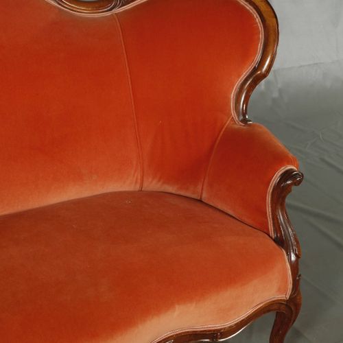 Null 
Sofá Louis Philippe 
nogal macizo, alrededor de 1860, cómoda butaca de dos&hellip;