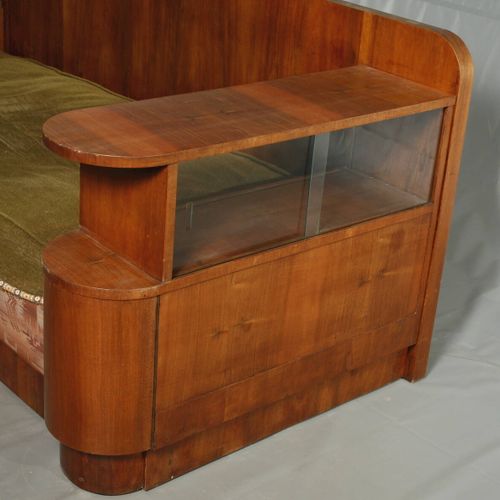 Null 
Sofá cama Art Deco
Francia, años 30, chapa de nogal, corpus desmontable en&hellip;