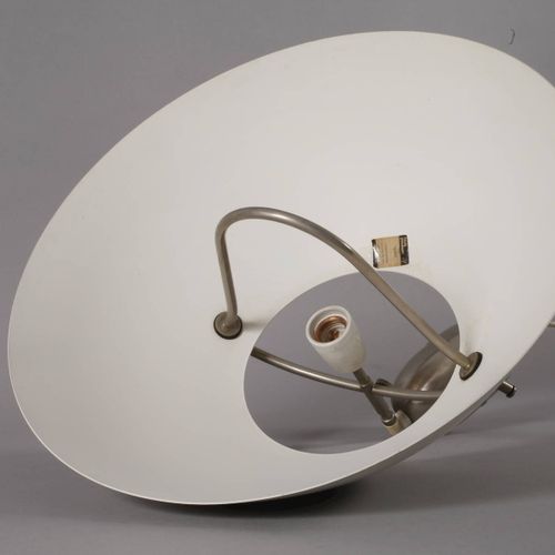Null 
Louis Poulsen吊灯
由Hans J. Wegner在20世纪60年代设计，型号为JH 604，在原胶标签上标明，序列号为16593，并刻&hellip;