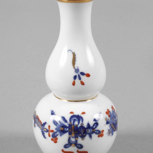 Null 
Meissen petite bouteille de saké "Riche dragon, bleu".
Marque d'épée à pom&hellip;