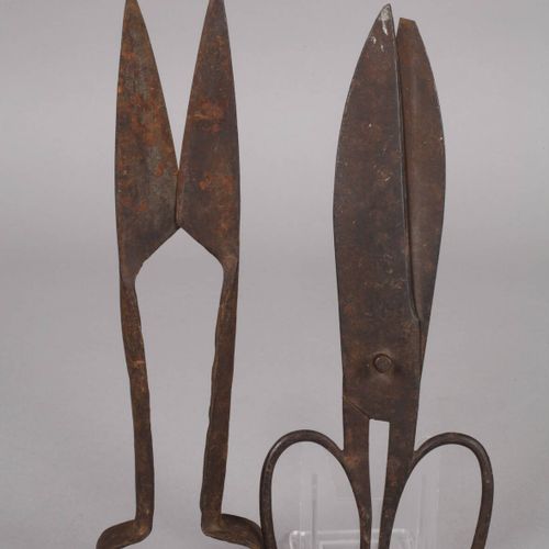 Null 
Pinza per lavori manuali e due forbici
XVIII-XIX secolo, ferro battuto, in&hellip;