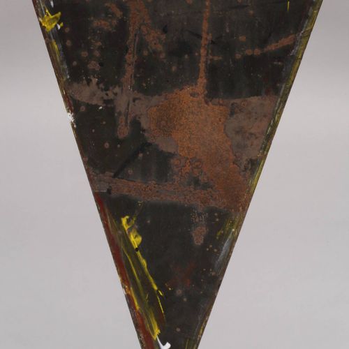 Null 
搪瓷盾牌 克诺尔
1920年左右，三角平盾，双色珐琅，有公司的字样和徽章，三个原始的钻孔，边缘区域有珐琅损失，下角弯曲，Z 2，尺寸80 x 56厘&hellip;