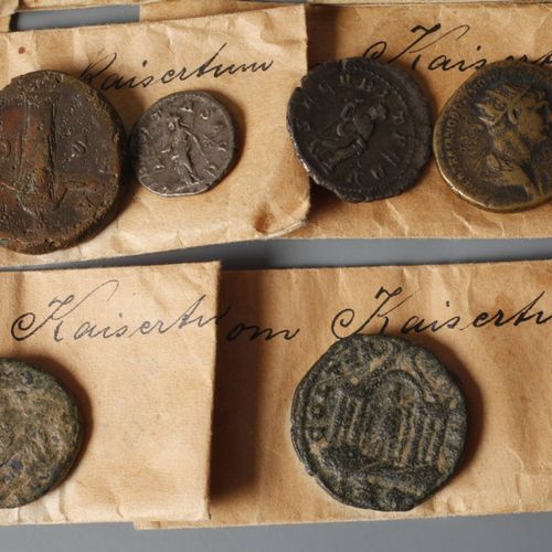 Null 
Lot de monnaies romaines
28 pièces, dont follis de Maximianus 305-311 av. &hellip;